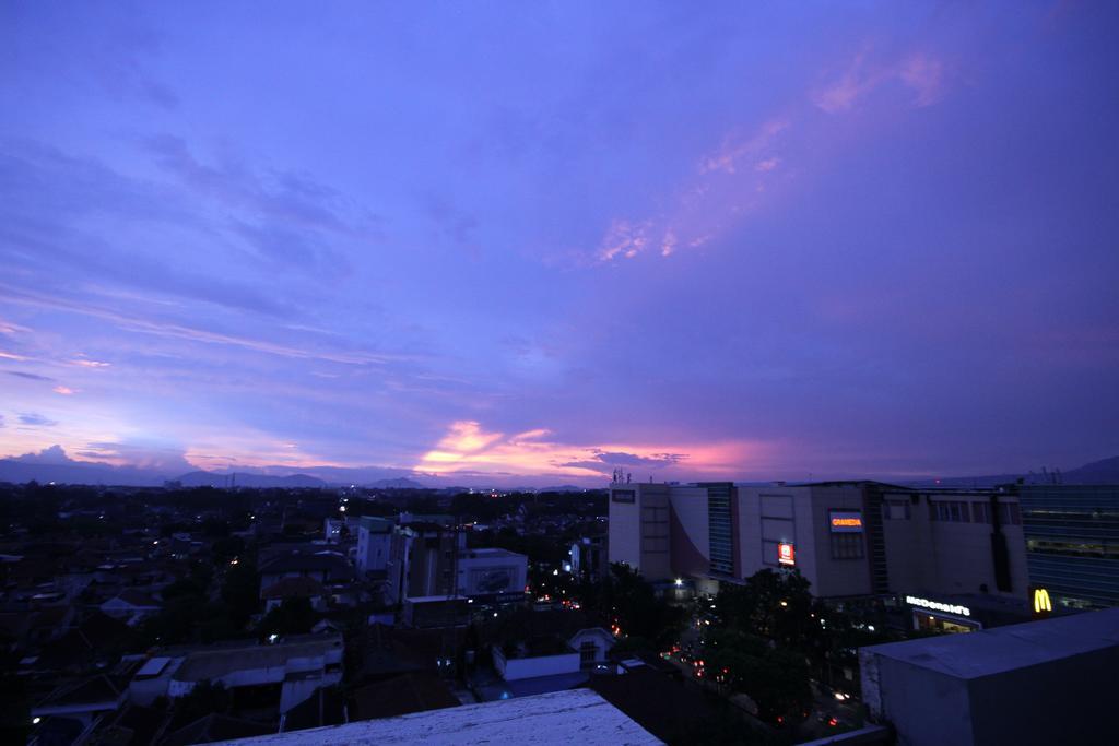 Atlantic City Hotel Bandung Exterior foto