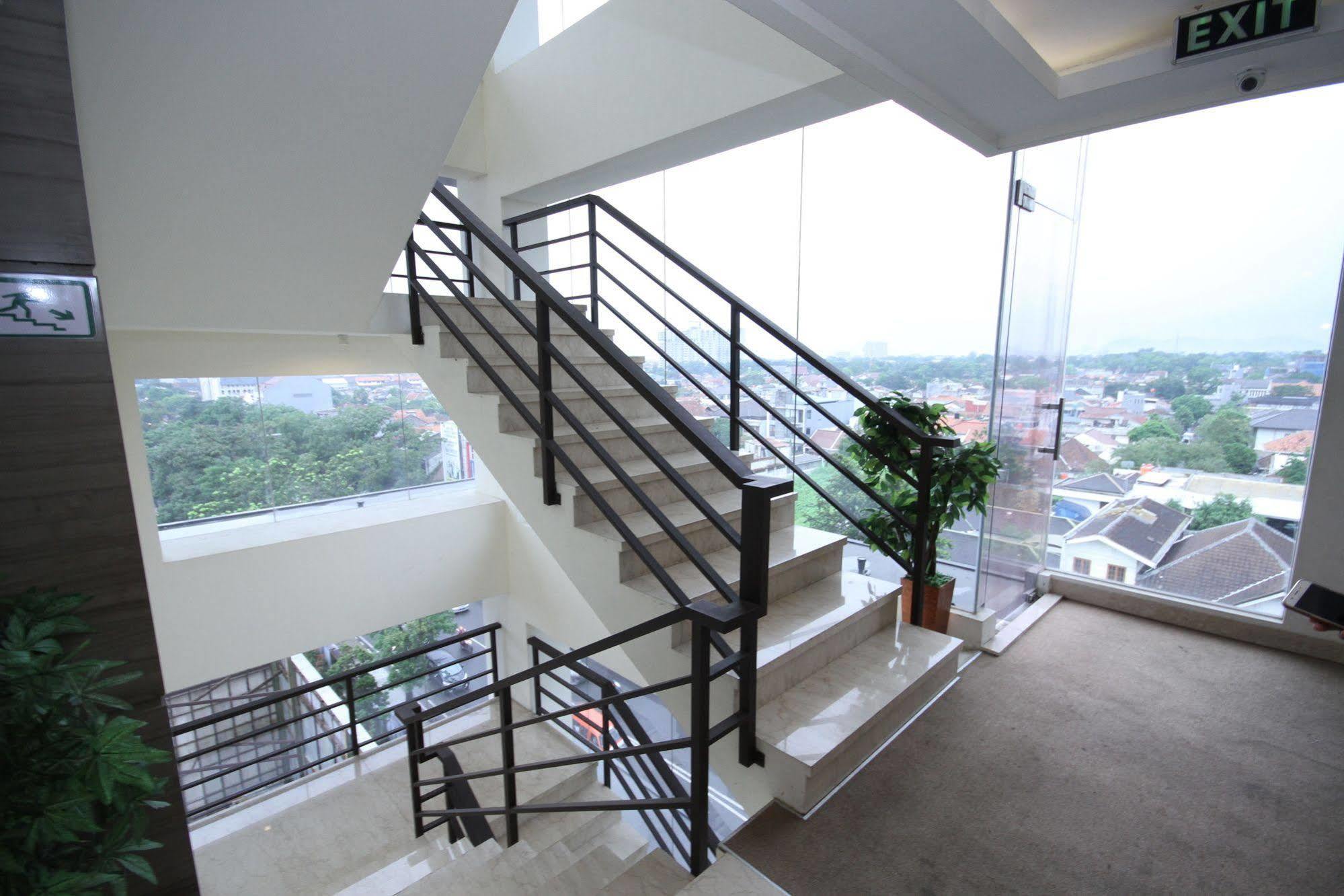 Atlantic City Hotel Bandung Exterior foto